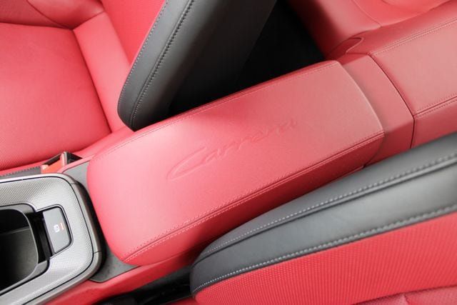 Used 2025 Porsche 911 Carrera RWD image 22