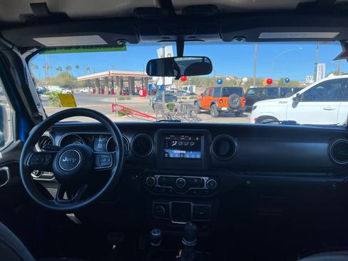 Certified 2023 Jeep Gladiator Sport w/ Trailer Tow Package image 20