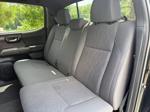Used 2019 Toyota Tacoma TRD Off-Road w/ Technology Package RWD image 40