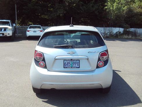 Used 2016 Chevrolet Sonic LT FWD image 4