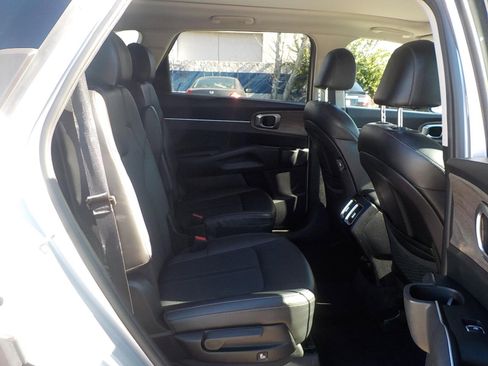 Used 2021 Kia Sorento EX w/ EX AWD X-Line Package image 14