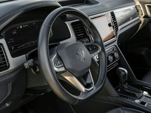 Used 2021 Volkswagen Atlas Cross Sport SEL FWD image 17