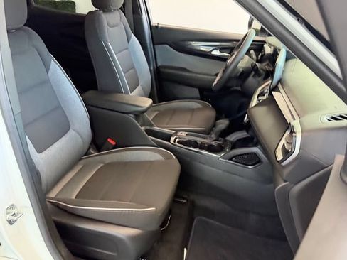 Used 2024 Chevrolet TrailBlazer LT w/ Driver Confidence Package FWD image 19