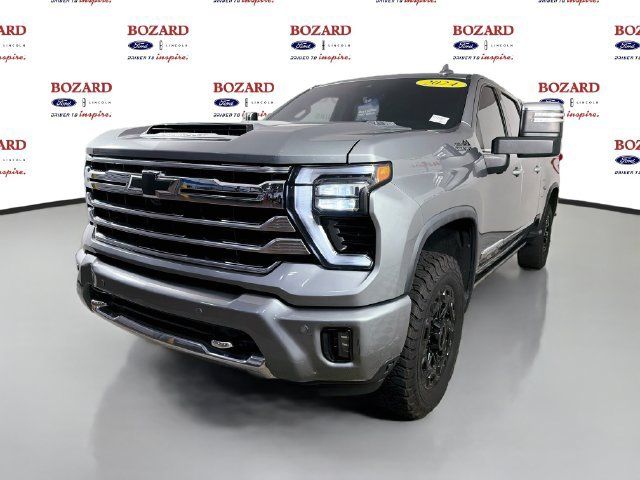 Used 2024 Chevrolet Silverado 2500 High Country w/ High Country Premium Package AWD/4WD image 4