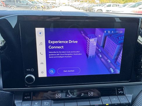 Used 2025 Toyota Camry SE image 16