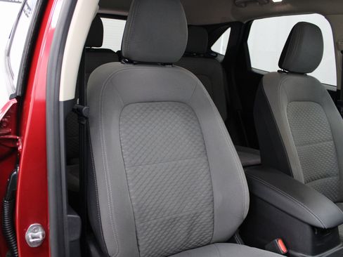 Used 2020 Ford Escape SE image 32