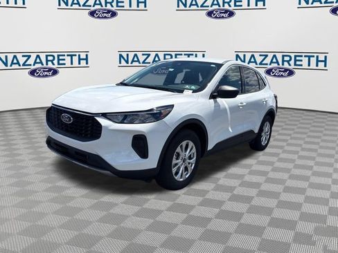 Used 2023 Ford Escape Active w/ Tech Pack #1 AWD/4WD image 3