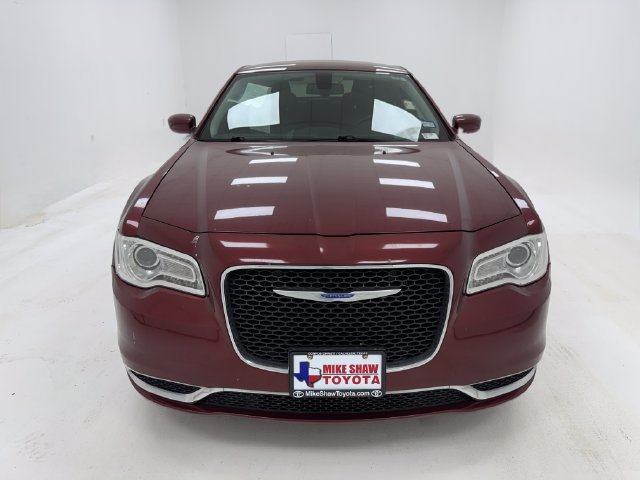 Used 2019 Chrysler 300 Touring L w/ Quick Order Package 22F RWD image 3