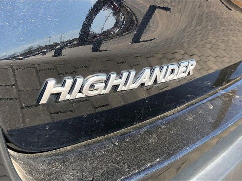 Used 2017 Toyota Highlander XLE image 23