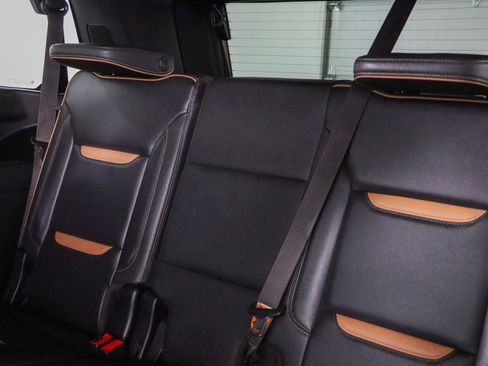 Used 2023 GMC Yukon AT4 w/ AT4 Premium Plus Package AWD/4WD image 29