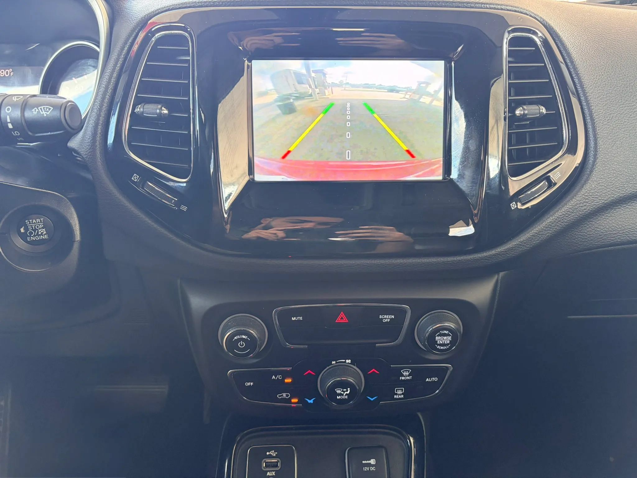 Used 2018 Jeep Compass Latitude w/ Popular Equipment Group FWD image 16
