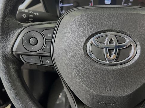 Used 2025 Toyota Corolla LE w/ LE Premium Package FWD image 19