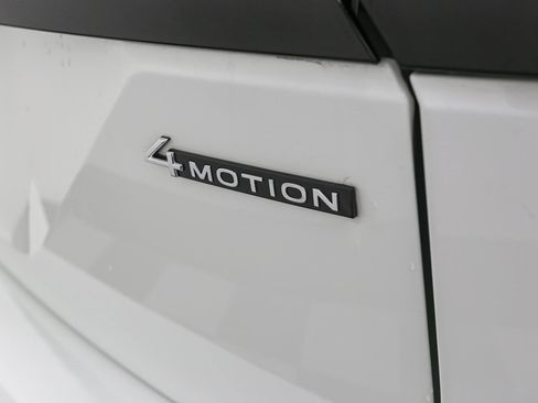 Certified 2025 Volkswagen Atlas Peak Edition SE image 14