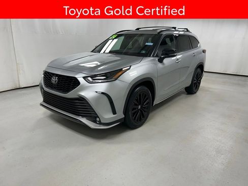 Certified 2024 Toyota Highlander XSE AWD/4WD image 2