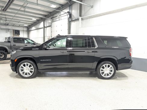 Used 2023 Chevrolet Suburban High Country w/ Premium Package 2 image 6