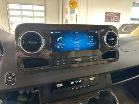 Used 2022 Mercedes-Benz Sprinter 3500 image 22