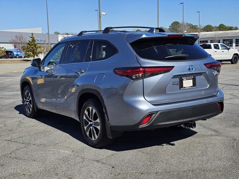 Used 2021 Toyota Highlander XLE image 13