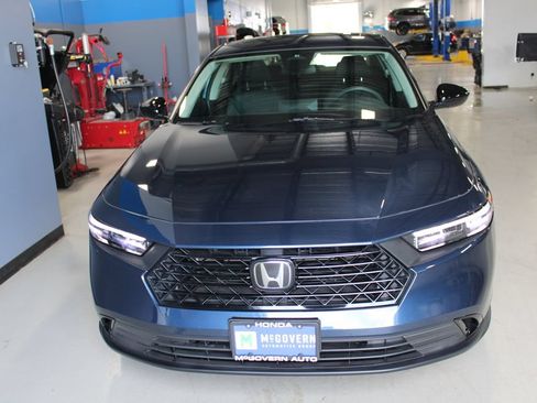 Used 2025 Honda Accord SE image 2