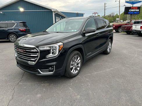 Used 2022 GMC Terrain SLT w/ Tech Package AWD/4WD image 1