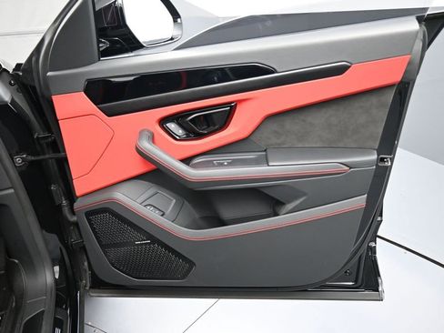 Used 2024 Lamborghini Urus S AWD/4WD image 30