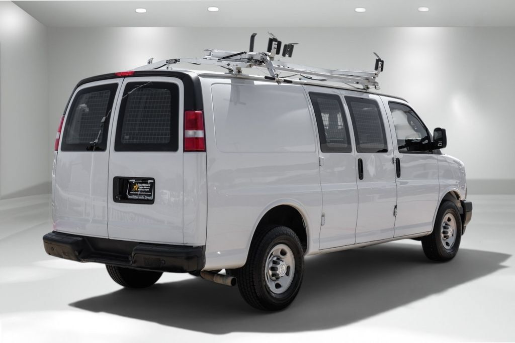Used 2017 Chevrolet Express 2500 RWD image 6