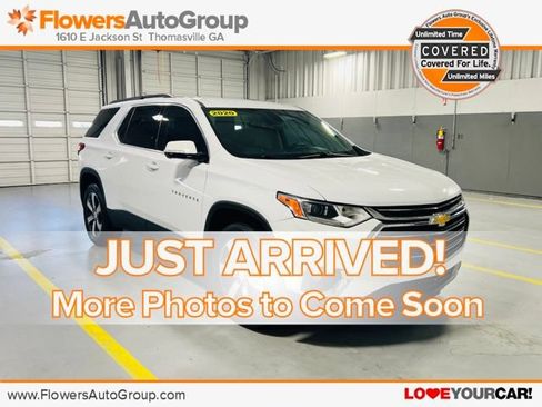 Used 2020 Chevrolet Traverse LT w/ LT Premium Package FWD image 1