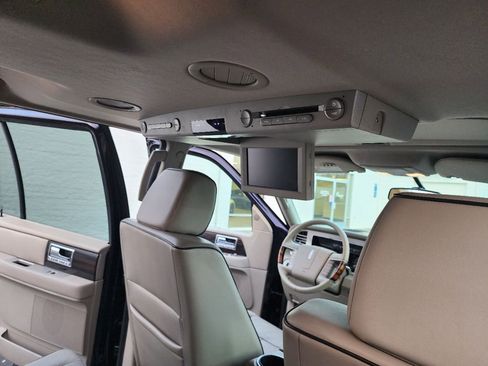 Used 2007 Lincoln Navigator Ultimate image 14