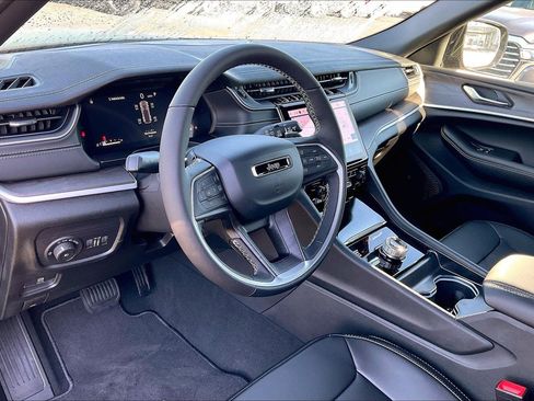 New 2025 Jeep Grand Cherokee Limited w/ Black Appearance Package AWD/4WD image 7