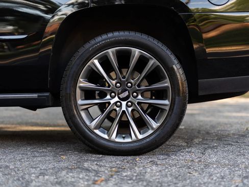 Used 2019 Cadillac Escalade Premium Luxury w/ Escalade Sport Edition AWD/4WD image 13