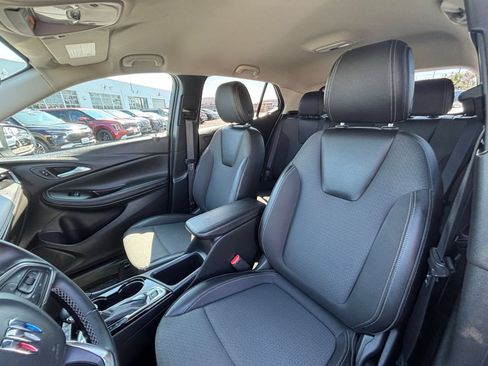 Used 2025 Buick Encore GX Preferred AWD/4WD image 37