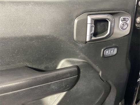 Used 2021 Jeep Wrangler Unlimited Rubicon image 28