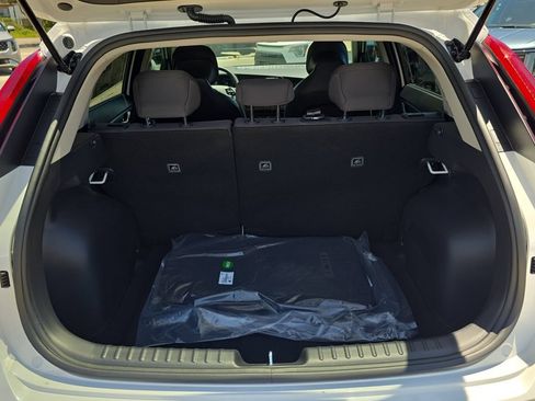 New 2026 Kia Niro LX FWD image 10