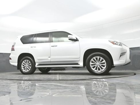 Used 2016 Lexus GX 460 w/ Premium Package AWD/4WD image 33