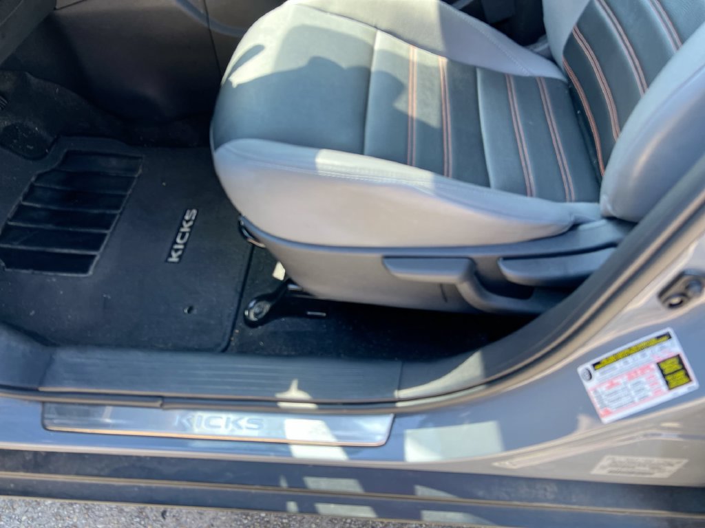 Used 2024 Nissan Kicks SR w/ SR Premium Package FWD image 14