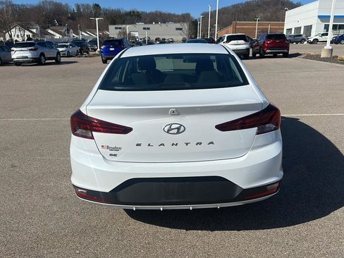 Used 2020 Hyundai Elantra SE w/ Cargo Package (C1) image 4