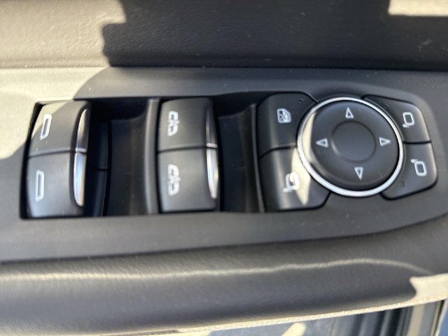 Certified 2025 Chevrolet Tahoe High Country AWD/4WD image 23