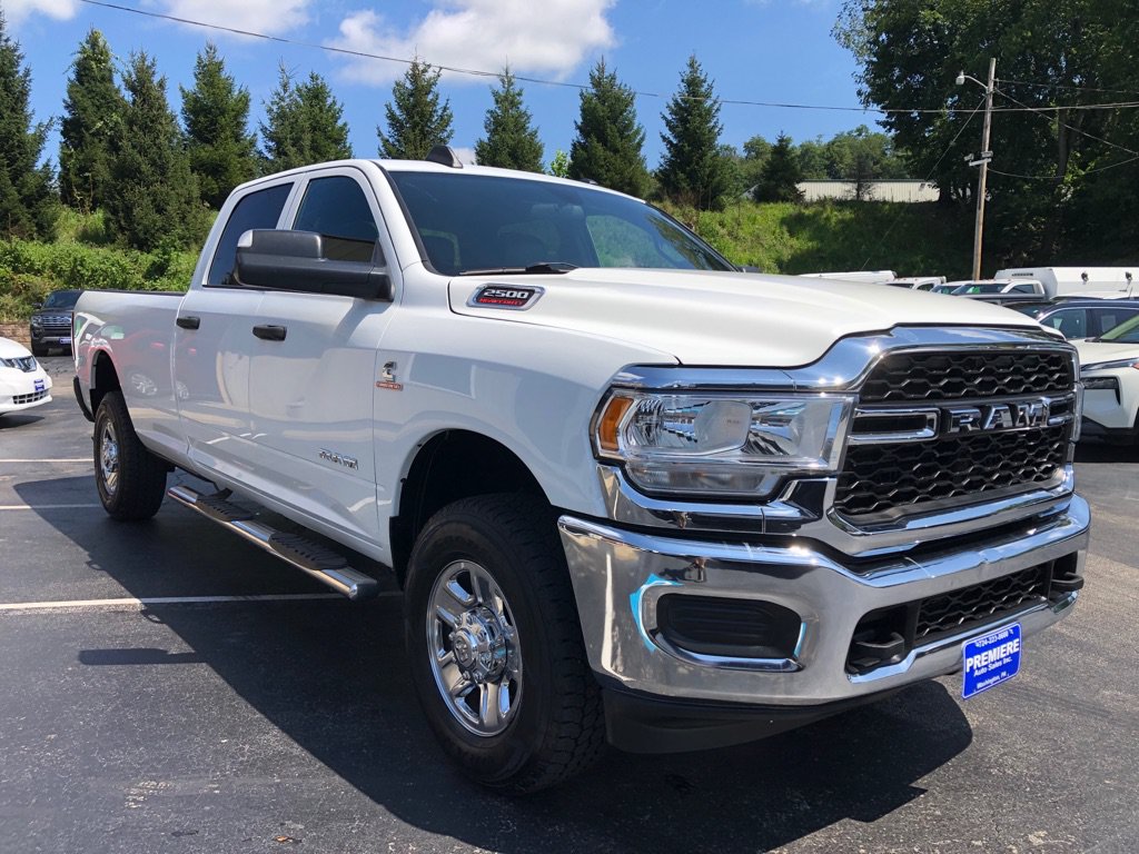 Used 2022 RAM 2500 Tradesman w/ Chrome Appearance Group AWD/4WD image 8
