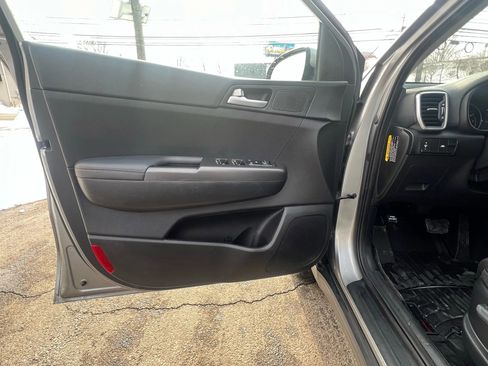 Used 2020 Kia Sportage LX AWD/4WD image 22
