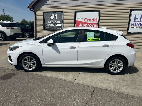 Used 2019 Chevrolet Cruze LT FWD image 8