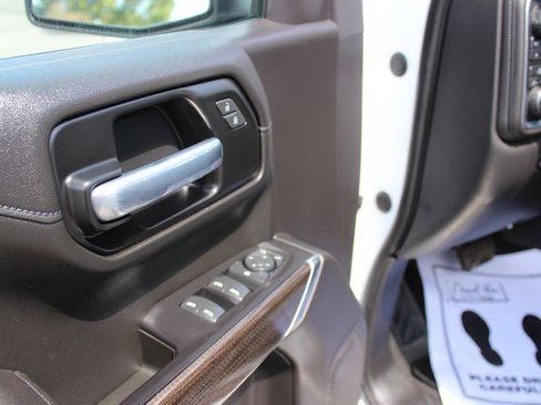 Used 2021 Chevrolet Silverado 1500 LT w/ Z71 Off-Road Package AWD/4WD image 7