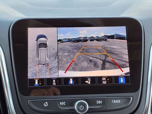 Used 2022 Chevrolet Equinox LT image 12