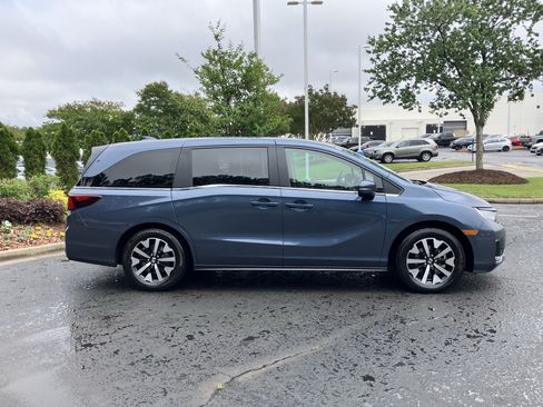 Used 2026 Honda Odyssey EX-L image 11