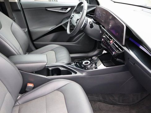 Used 2024 Kia Niro Wind image 12