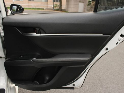 Used 2019 Toyota Camry XSE FWD image 22