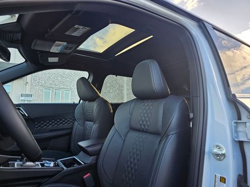 New 2025 Mitsubishi Outlander SEL Black Edition image 17