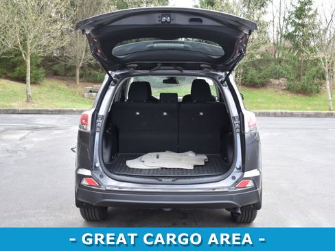 Used 2018 Toyota RAV4 LE w/ All Weather Liner Package image 23