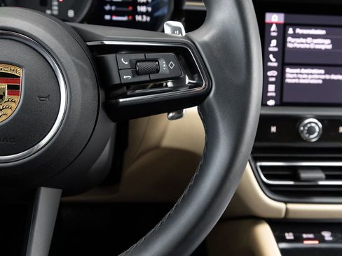 Certified 2023 Porsche Macan AWD/4WD image 16
