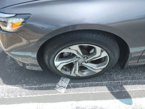 Used 2018 Honda Accord EX image 4