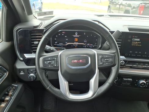 Used 2025 GMC Sierra 1500 SLT AWD/4WD image 9
