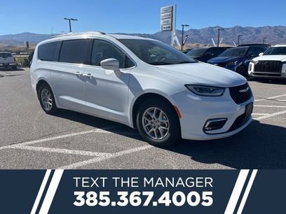 Used 2022 Chrysler Pacifica Touring-L